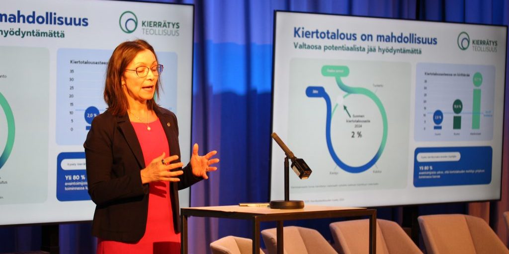 Kierrätysteollisuuden toimitusjohtaja Mia Nores kertoi seminaarissa Suomen kiertotalousasteen olevan vain 2 %. Kuva: Ari Virta, Kierrätysteollisuus